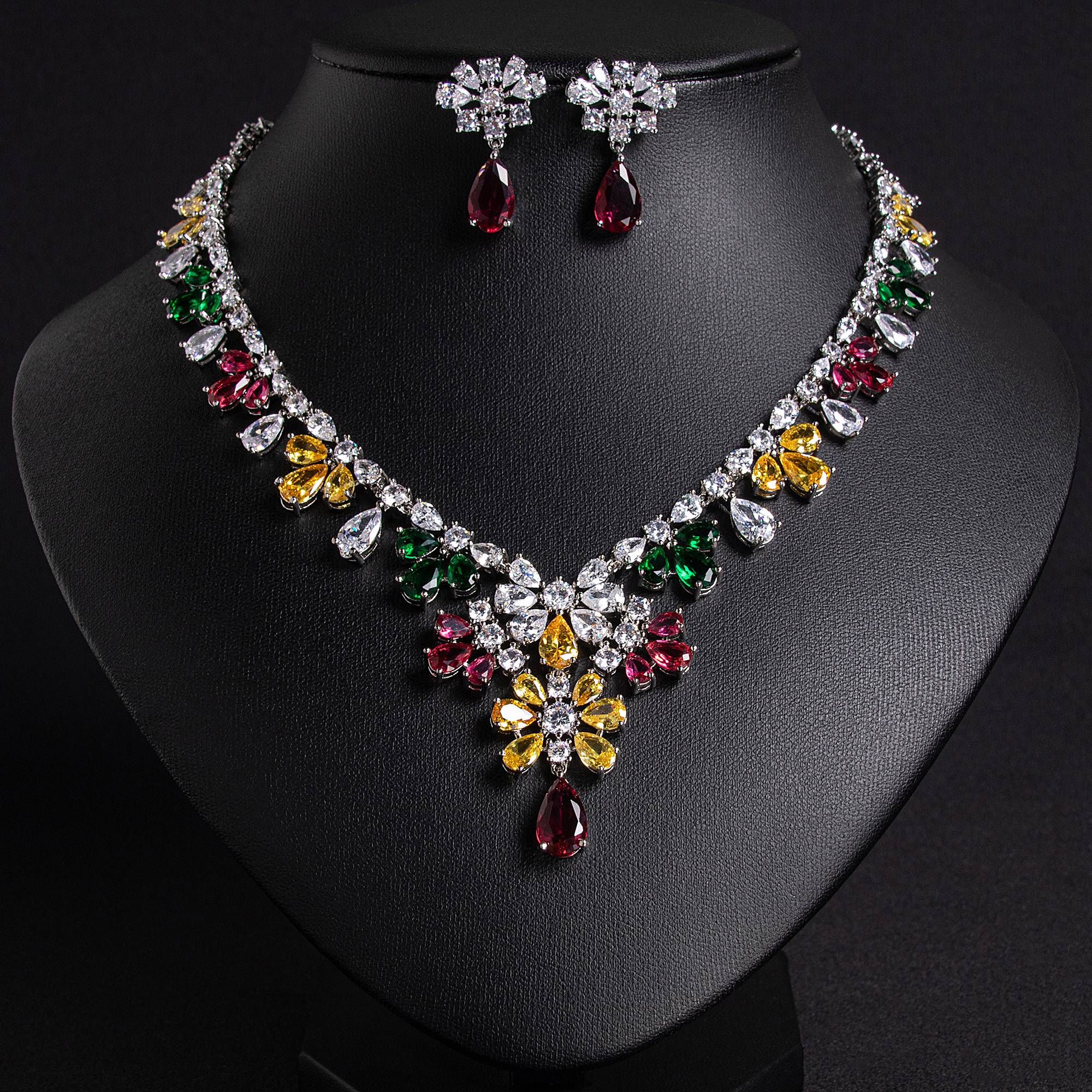 Élégant ensemble de bijoux de mariée en forme de larme florale plaqué or 18 carats | Lonceen