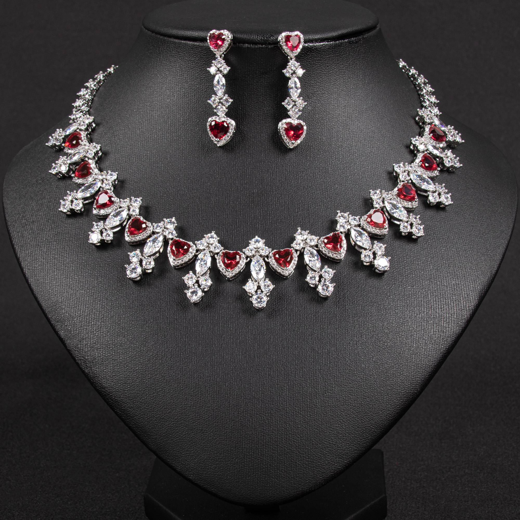 Ensemble de bijoux élégant avec collier en forme de cœur plaqué or 18 carats pour mariées