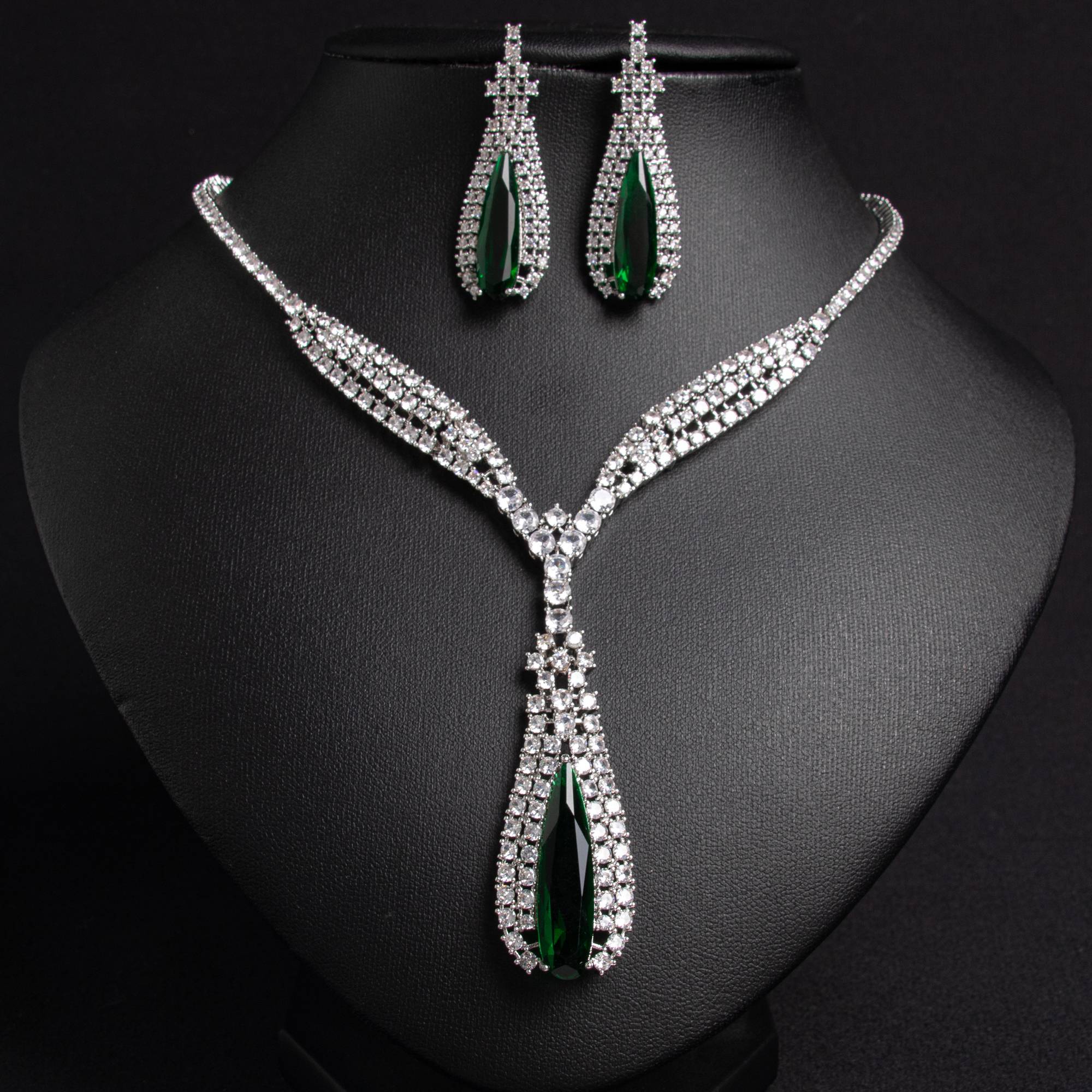 Élégant ensemble de bijoux de mariée en forme de goutte d'eau pavé plaqué or 18 carats | Lonceen