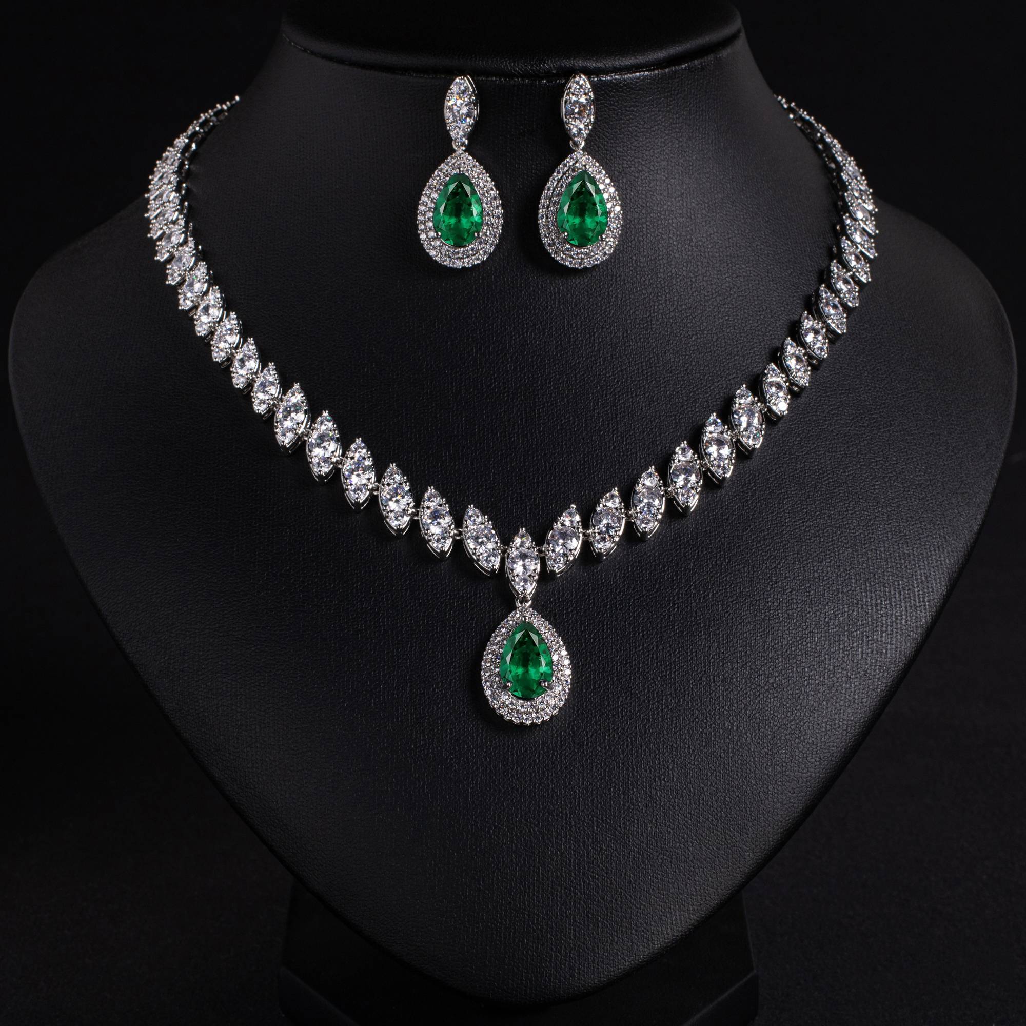 Ensemble de bijoux de collier de pierres précieuses en forme de larme en laiton plaqué or 18 carats de mariée | Lonceen