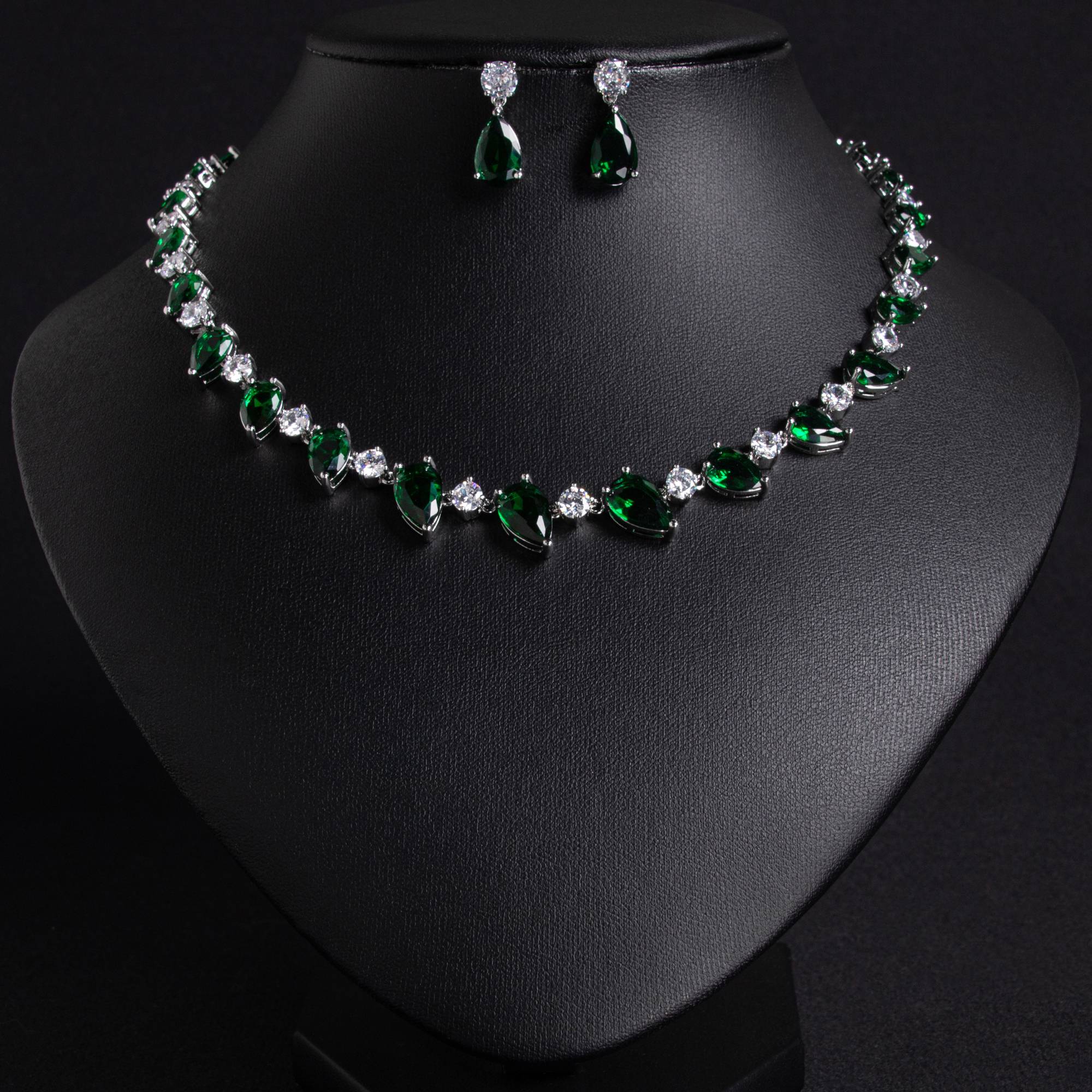 Ensemble de bijoux de mariée en forme de larme plaqué or 18 carats élégant par Lonceen