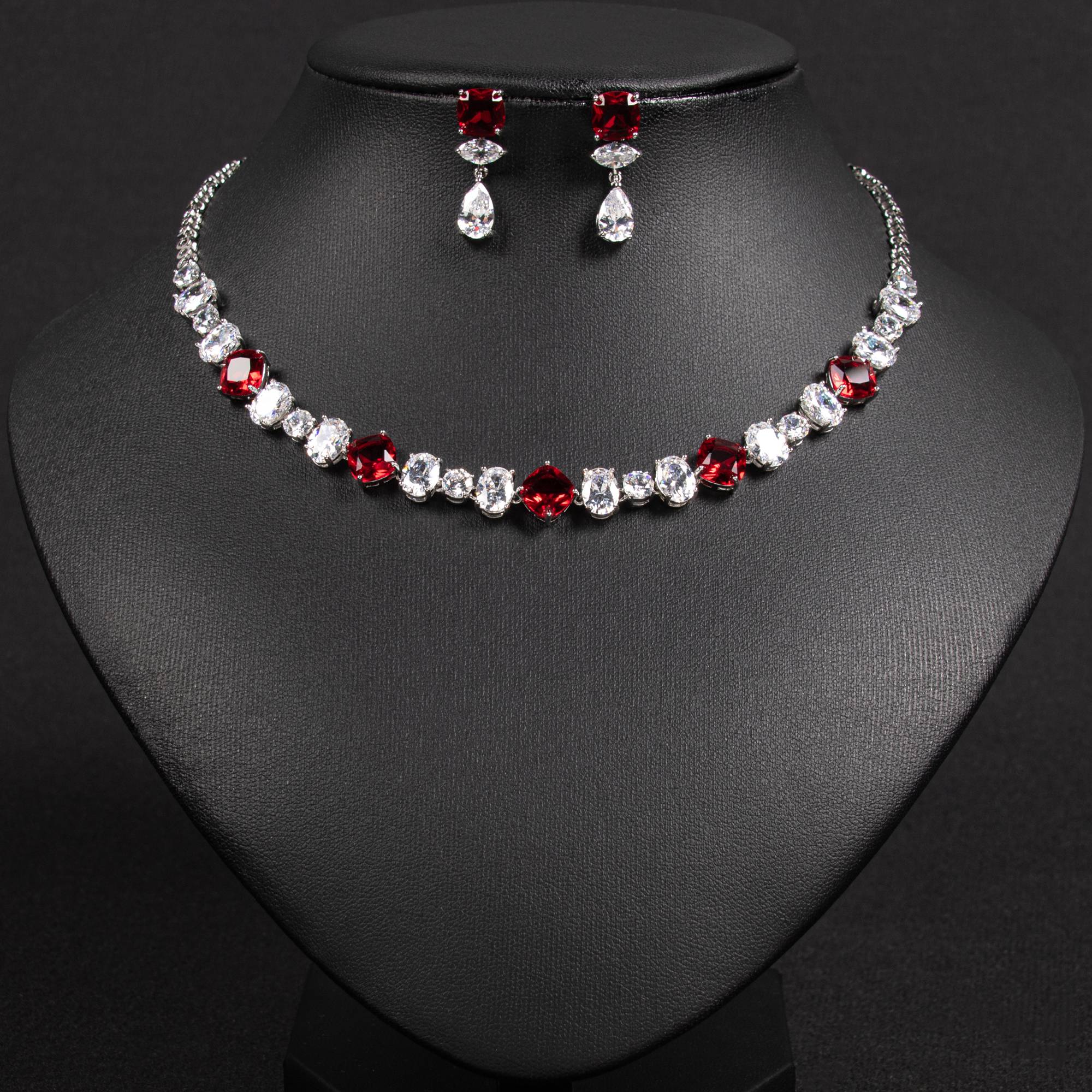 Ensemble de bijoux à collier en forme de goutte d'eau bicolore en or 18 carats pour femmes