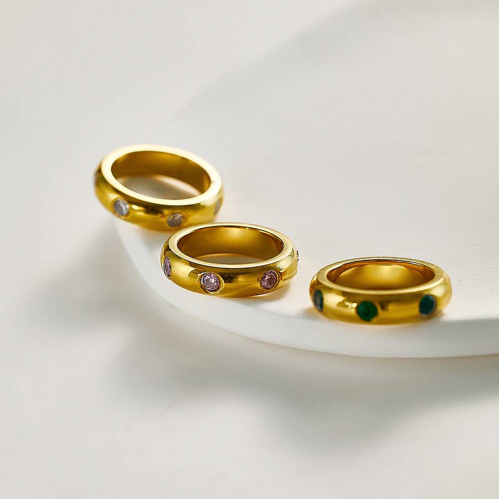 Wholesale women's rings with round zircon, custom retro 18k gold-plated stainless steel fashion jewelry rings