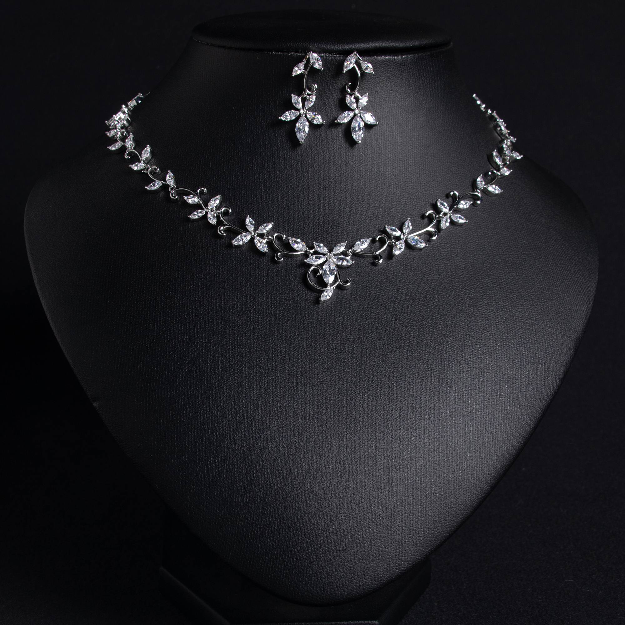 Élégant ensemble de bijoux de mariée en forme de vigne florale plaqué or 18 carats | Cristal Collier et Boucles D'oreilles
