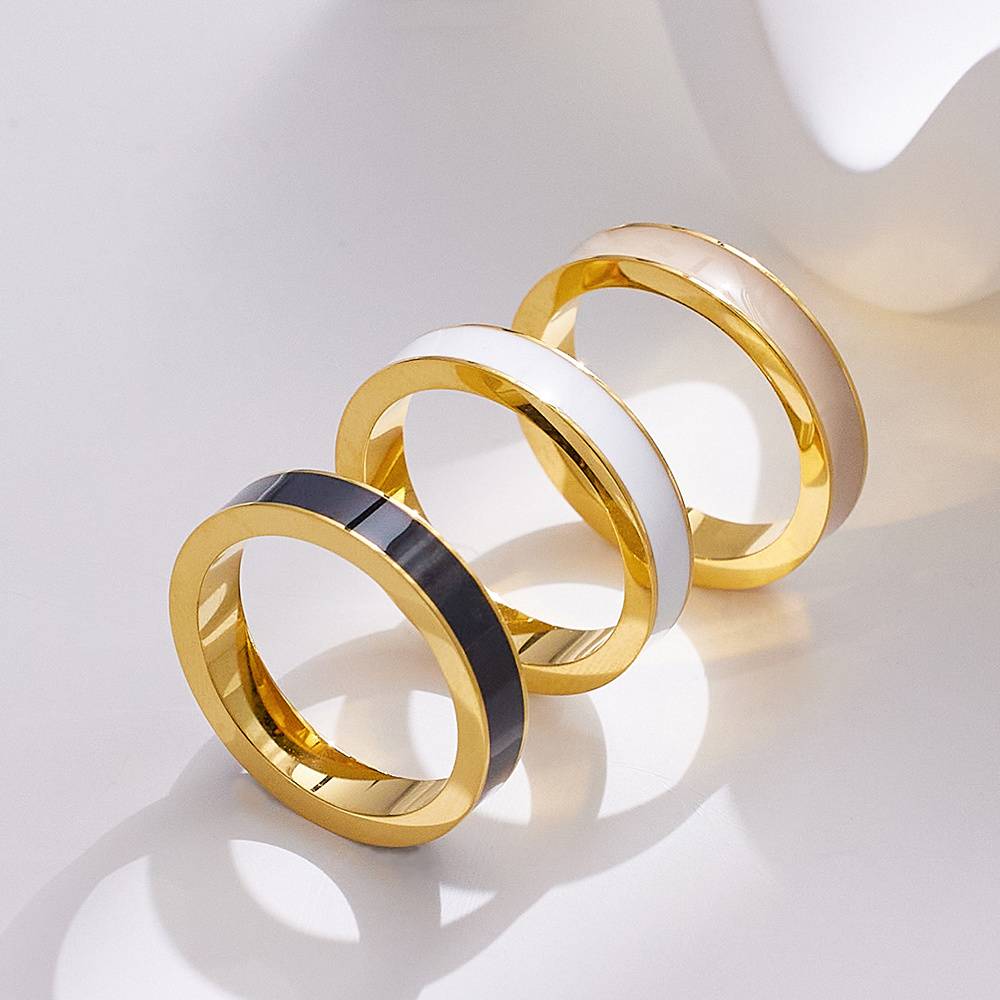 New titanium steel rings with a simple, light luxury, high-end design, niche enamel couple rings