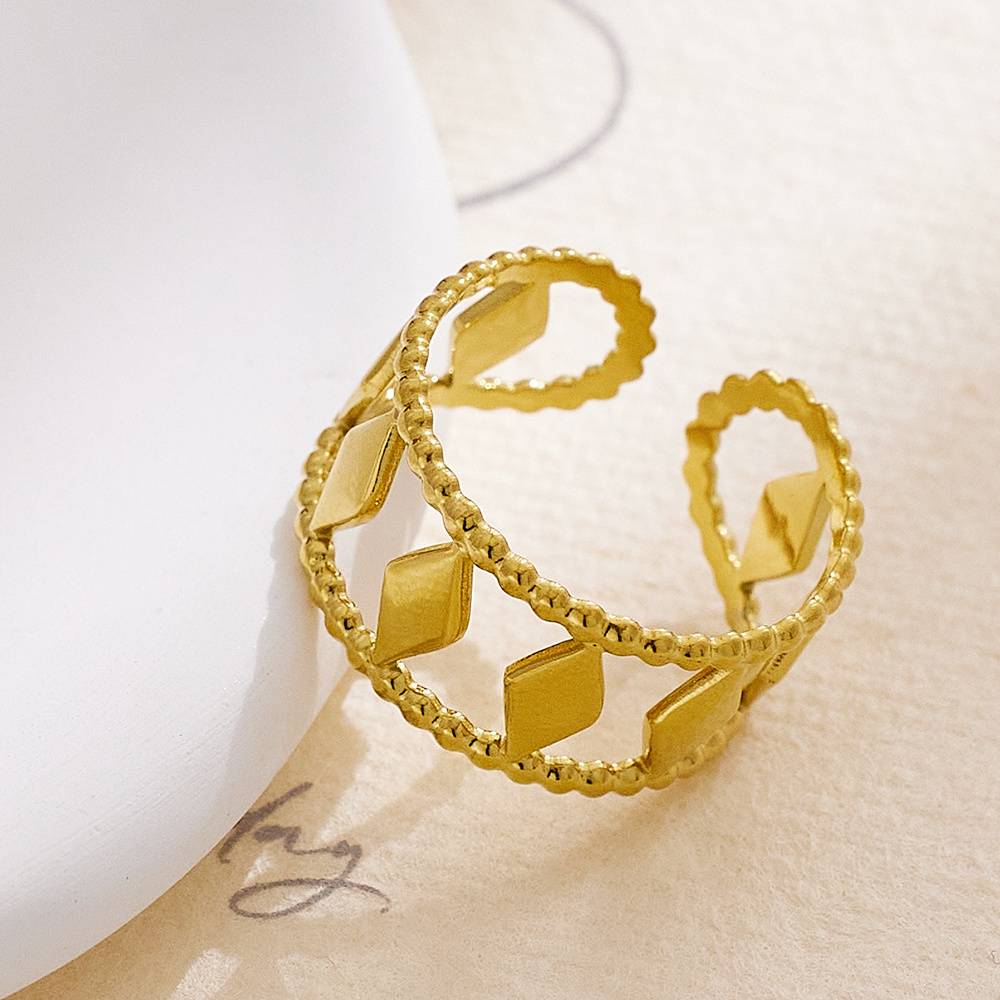 Simple 18K gold-plated geometric accessory inlaid stainless steel customizable wedding couple's stylish and exquisite rings