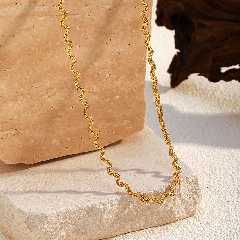 Zarte Halskette aus Edelstahlseil für Damen