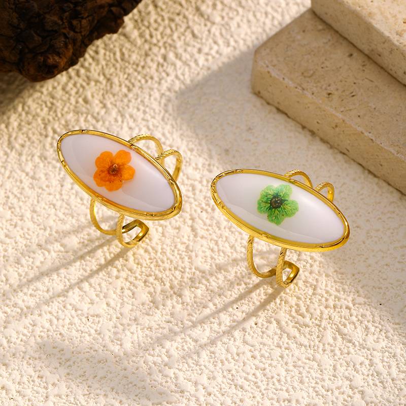 Offener Damenring aus Edelstahl mit Blumenmuster von Lonceen