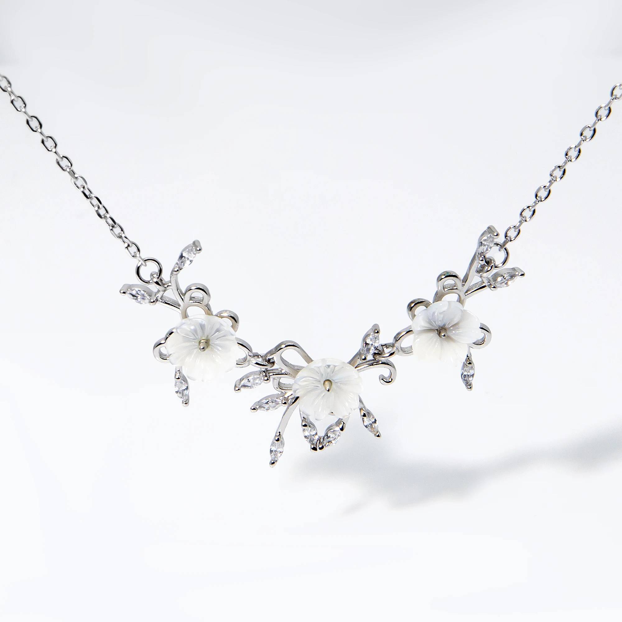 Fashion Custom Jewelry Romantic Flower Design 925 Sterling Silver Sparkling Zircon Pendant Necklace for Wedding Party