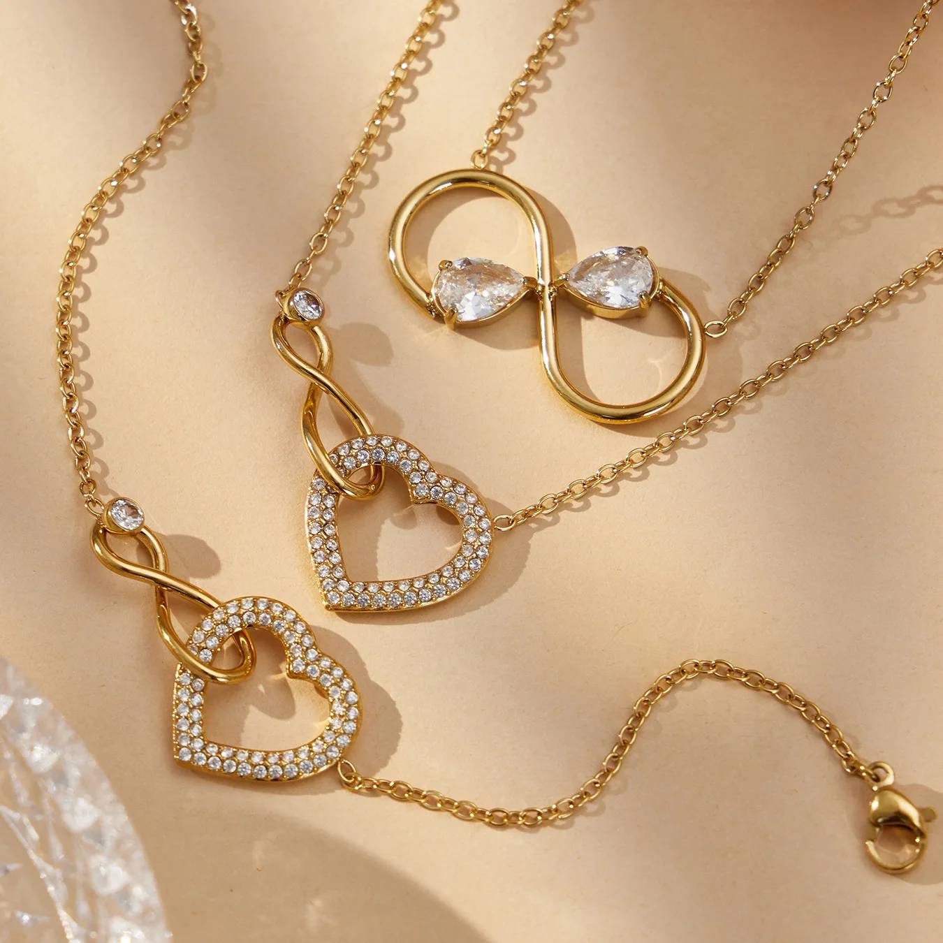 Infinity Symbol Eternity Love Pendant Romantic Simple Heart Cubic Zirconia Necklace for Women