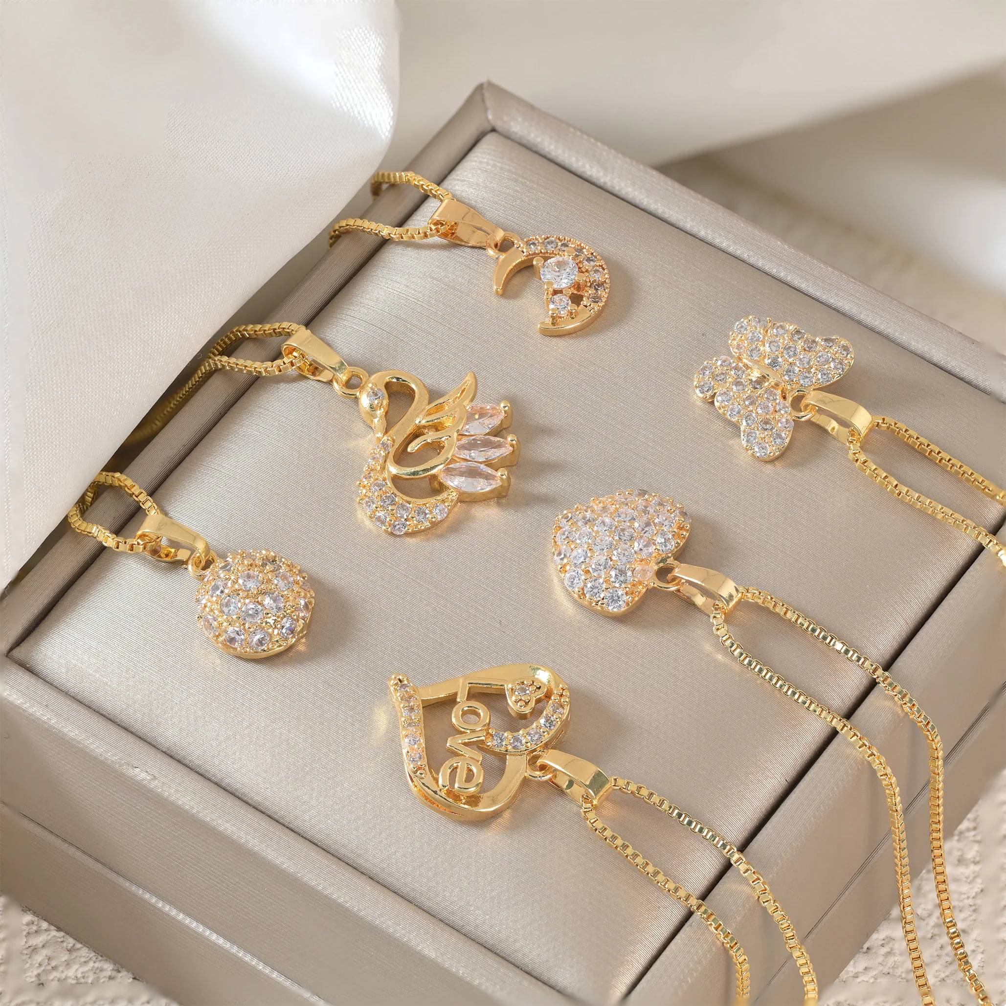 Wholesale 18K Gold Plated Cubic Zirconia Pendant Necklaces Women Swan Moon Butterfly Heart Love Crystal Chain Necklace Jewelry
