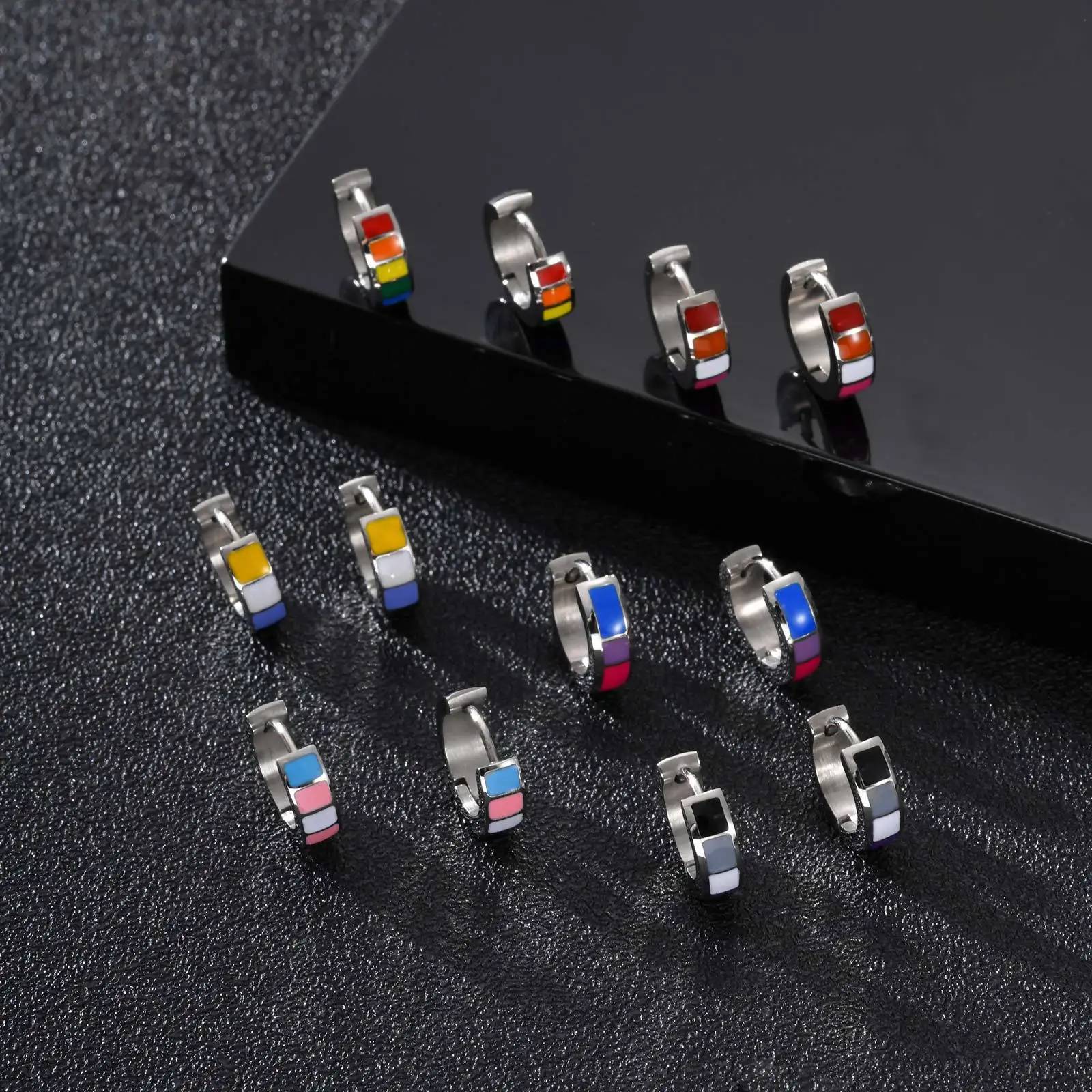 Neue, farbenfrohe Regenbogen-Ohrringe aus Edelstahl im Pride-Flaggen-Design (2026) – Unisex-Modeschmuck für Damen und Herren