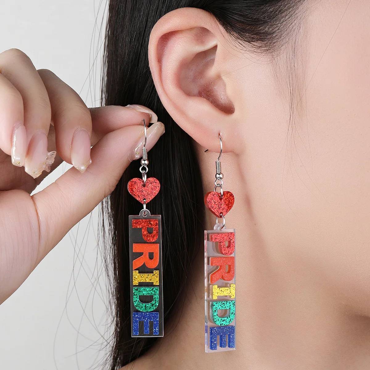 Neue Ohrringe im Boho-Stil mit Herz- und Regenbogenmotiv, quadratisch, ideal als Geschenk, für Partys und als Accessoire.