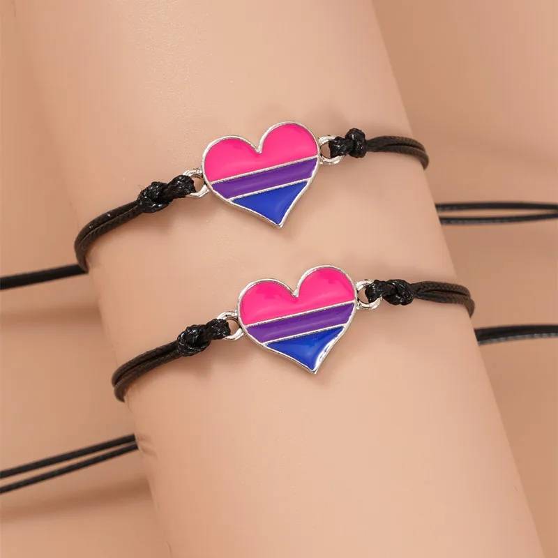 Liebesfreundschaftskarte für schwule Paare, handgefertigtes zweiteiliges Armbandset mit bunten Regenbogenherzen und Glücksseil