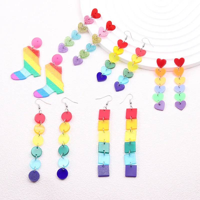 Leichte Acryl-Ohrhänger in Herzform, Schmuckaccessoires, Regenbogen-Ohrringe zum Pride Month für Damen