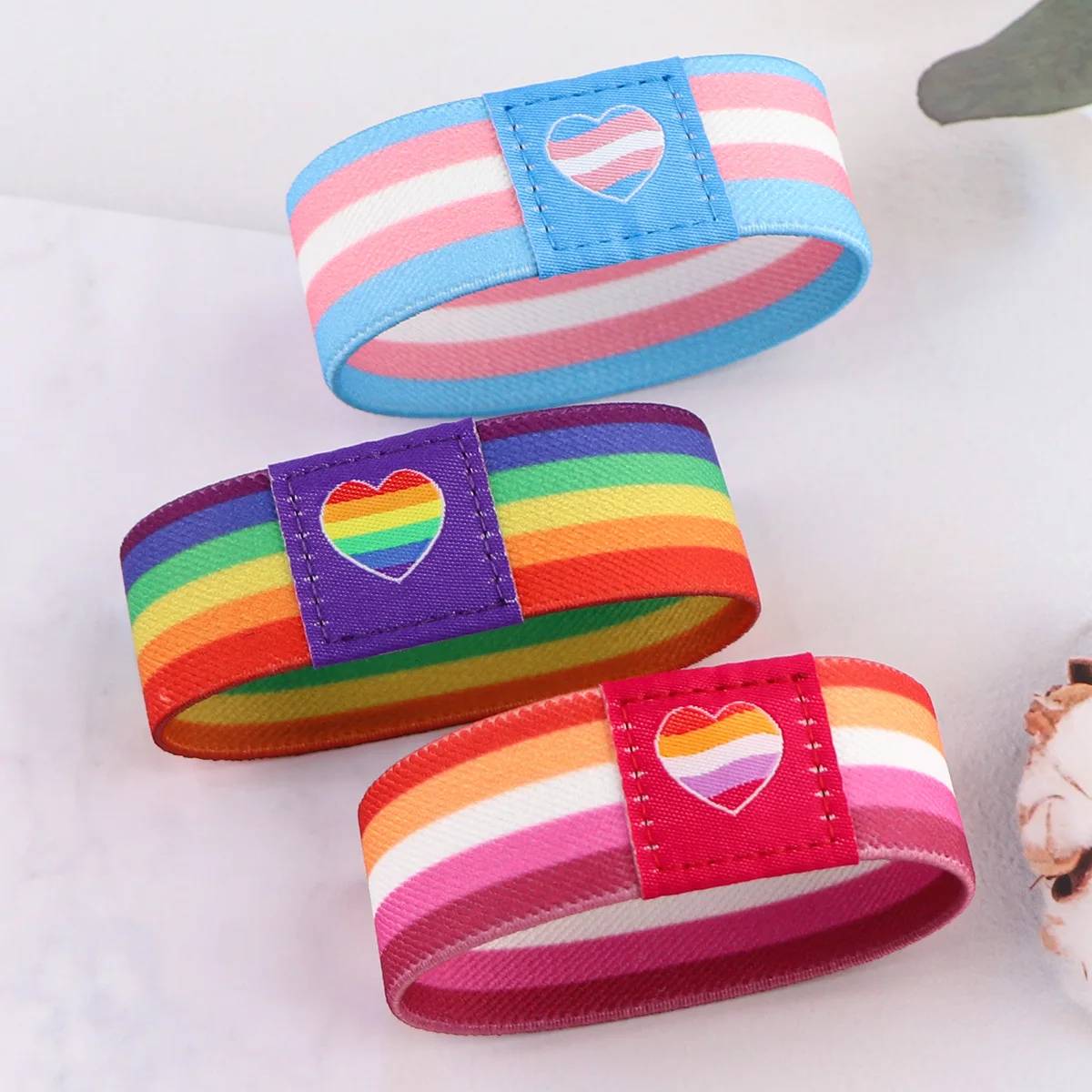 Modisches Regenbogen-Freundschaftsarmband, handgefertigt, mit Herz-Logo, LGBTQ-Pride-Logo, elastischem Stoff, Weihnachtsgeschenk