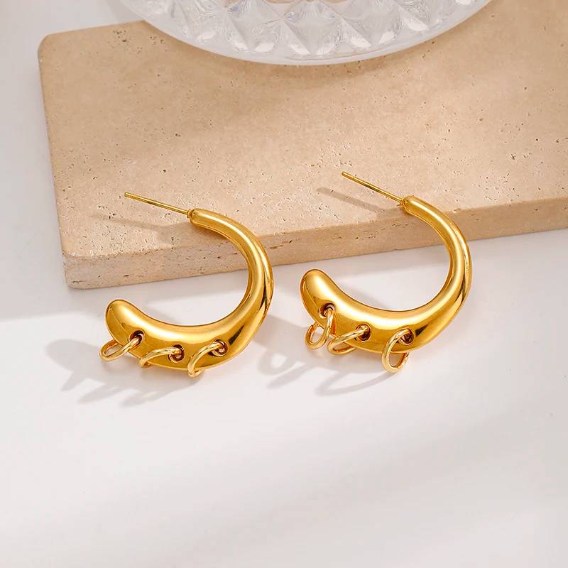 Lonceen Jewelry 出品的 18K 镀金不锈钢极简几何 C 形耳环