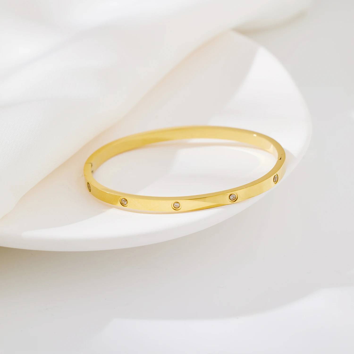 ダイヤモンドブレスレット：トルコの伝統と現代デザインの完璧な融合