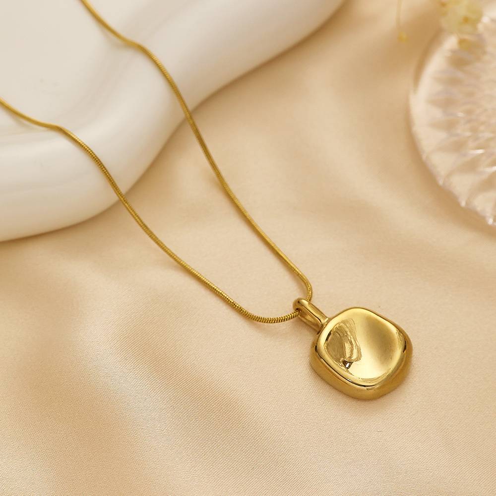 High-quality Inspiration 18K Gold Plated Women's Snake Chain Stainless Steel Charm Geometric Pendant Fashion Jewelry Necklace