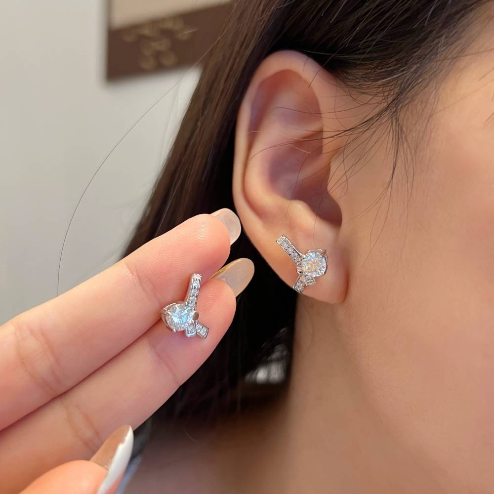 925 Silver Moissanite Ribbon Earrings for Modern Elegance
