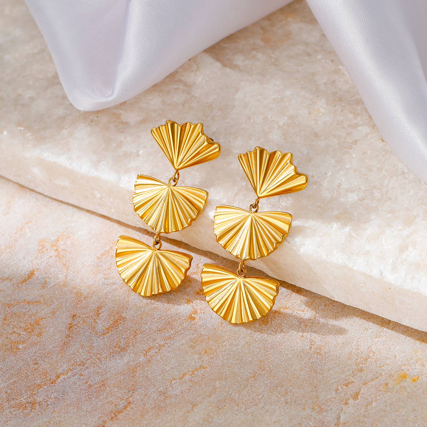 Lonceen Gold Plated Stainless Steel Triple Ginkgo Leaf Drop Earrings – Retro Botanical Jewelry