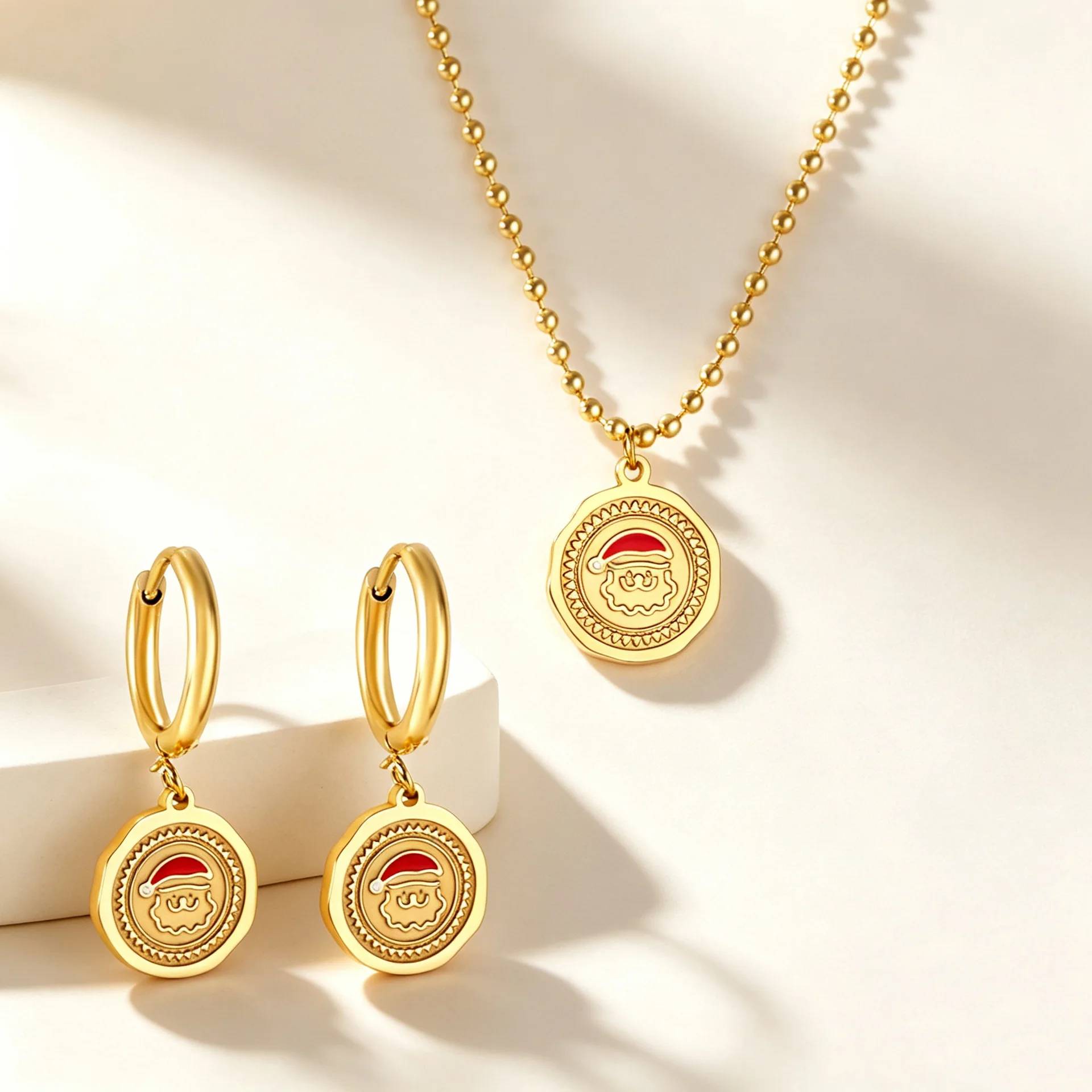 Set Kalung Rantai Manik-Manik Tulang Selangka Liontin Natal Lipit Stainless Steel Berlapis Emas 18K yang Lucu dan Anting-Anting Lingkaran Geometris