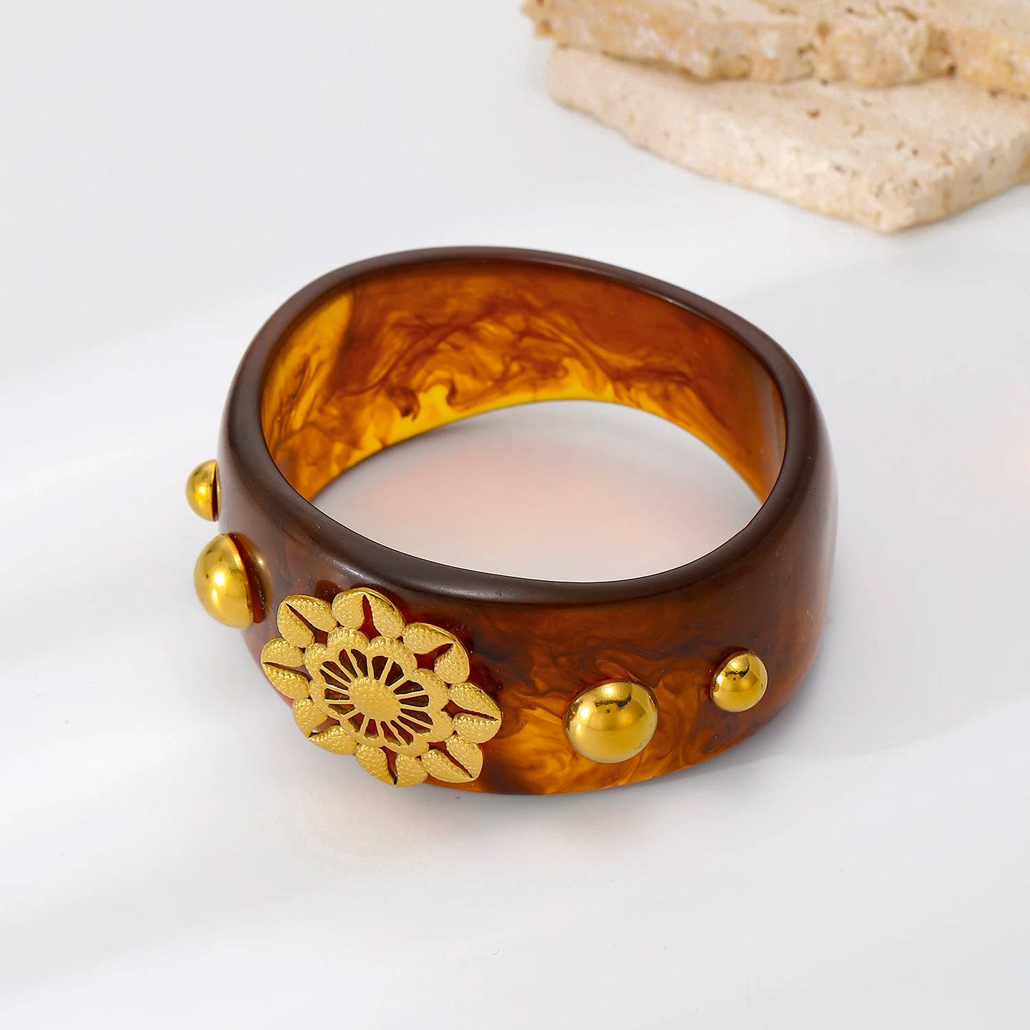 Pulsera ancha de resina con estampado floral vintage personalizado de Lonceen - Chapada en oro de 18 quilates - Pulsera de moda para mujer