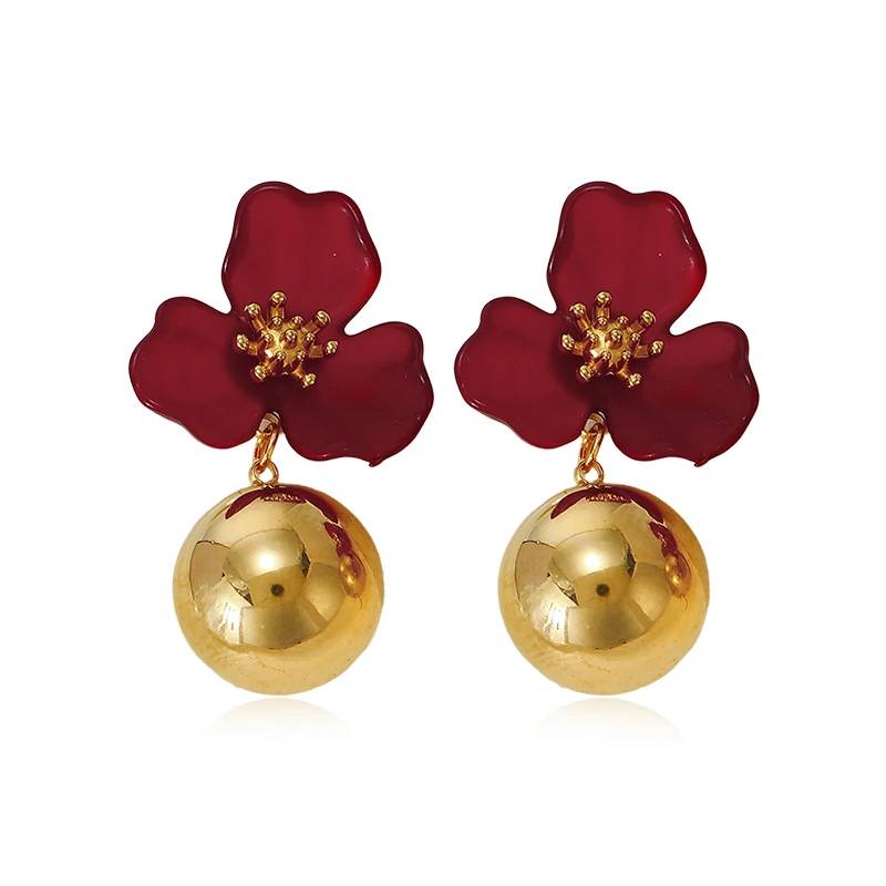 Pendientes de botón elegantes de resina con forma de flor y acero inoxidable chapados en oro de 18 quilates de Lonceen Jewelry para mujer.