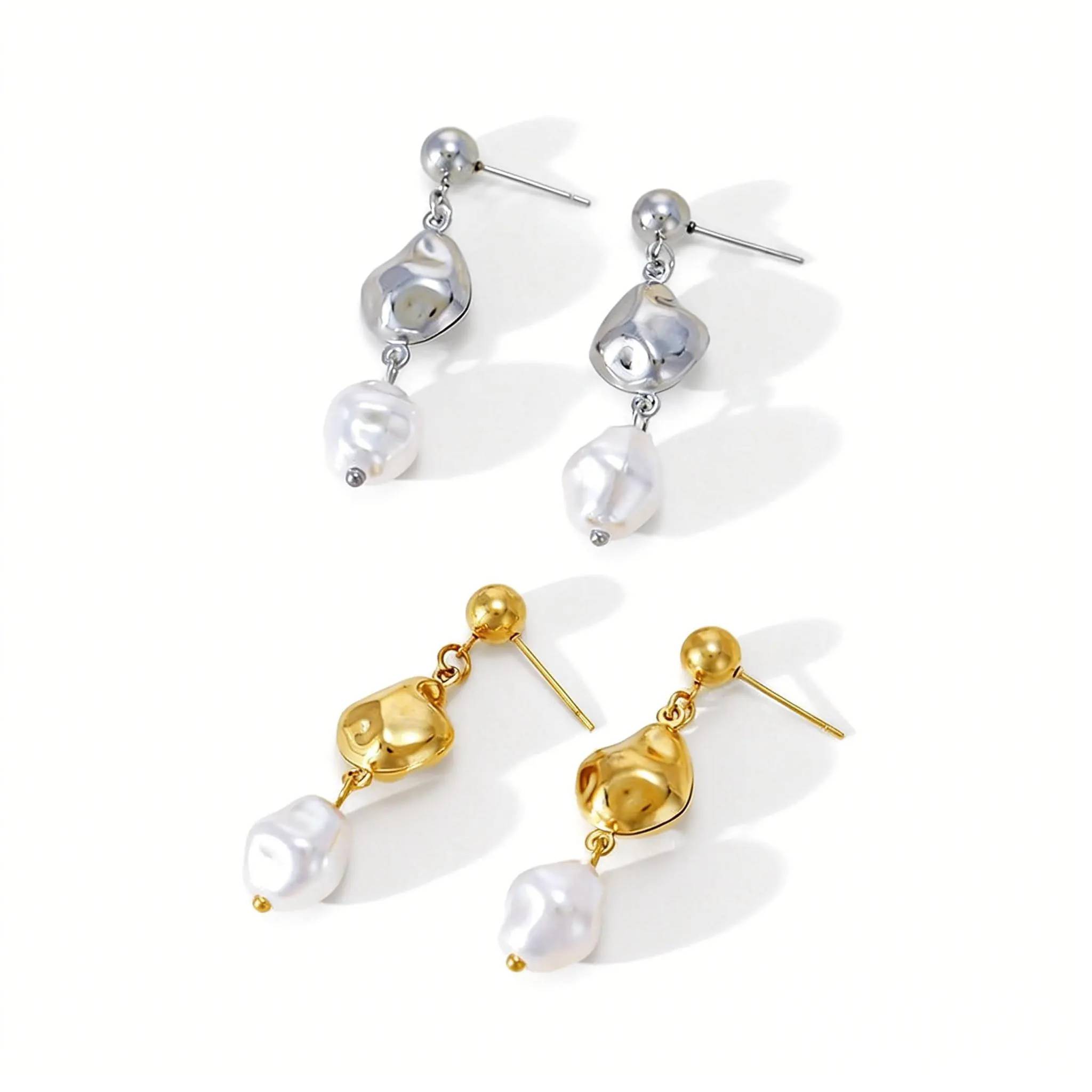 Pendientes colgantes minimalistas de perlas redondas de Lonceen, de acero inoxidable chapado en oro de 18 quilates.